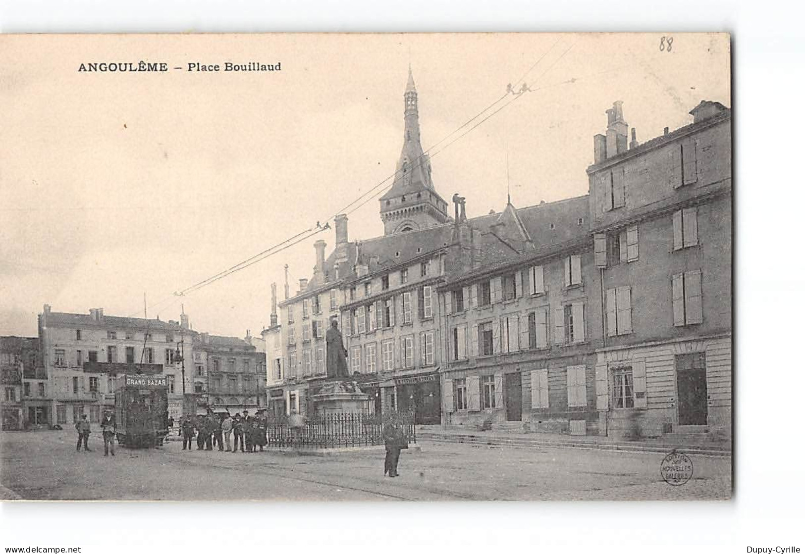 ANGOULEME - Place Bouillaud - Très Bon état - Angouleme