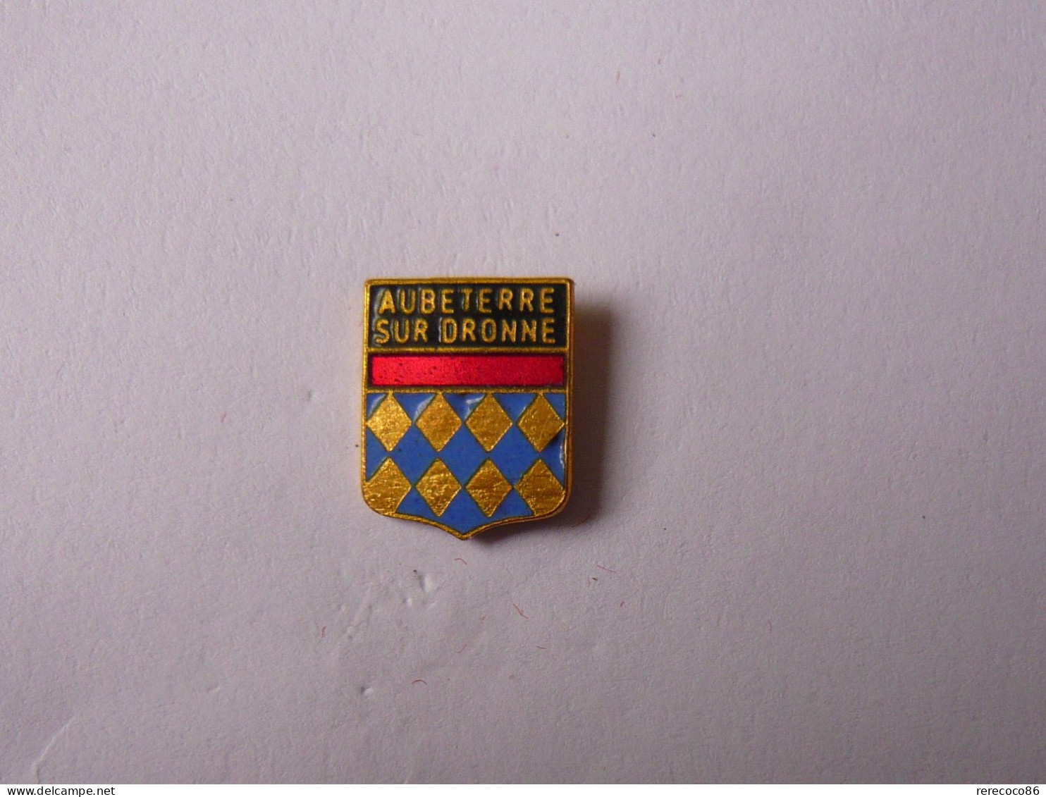 Pins BLASON VILLE D AUBETERRE SUR DRONNE CHARENTE 16 - Städte