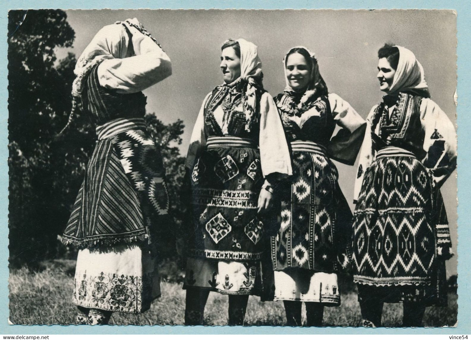 YOUGOSLAVIE - NARODNA NOSNJA - Makedonija - Costumes Nationaux - Jugoslavia