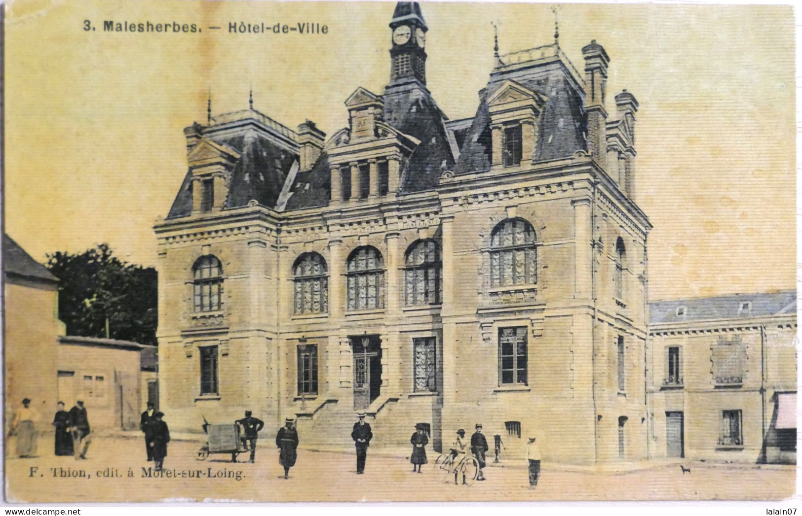 C. P. A. Couleur Toilée: 45 : MALESHERBES : Hôtel De Ville, Animé, En 1915 - Malesherbes