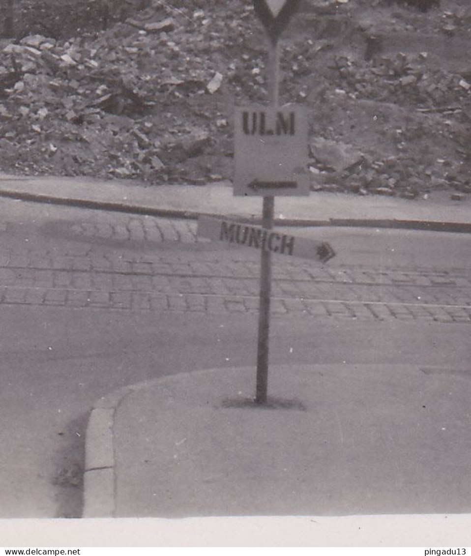 Allemagne Post WW2 Reconstruction Pont Chemin De Fer Ville Bombardement Alentours Memmingen Augsbourg Ou ?? - Treinen