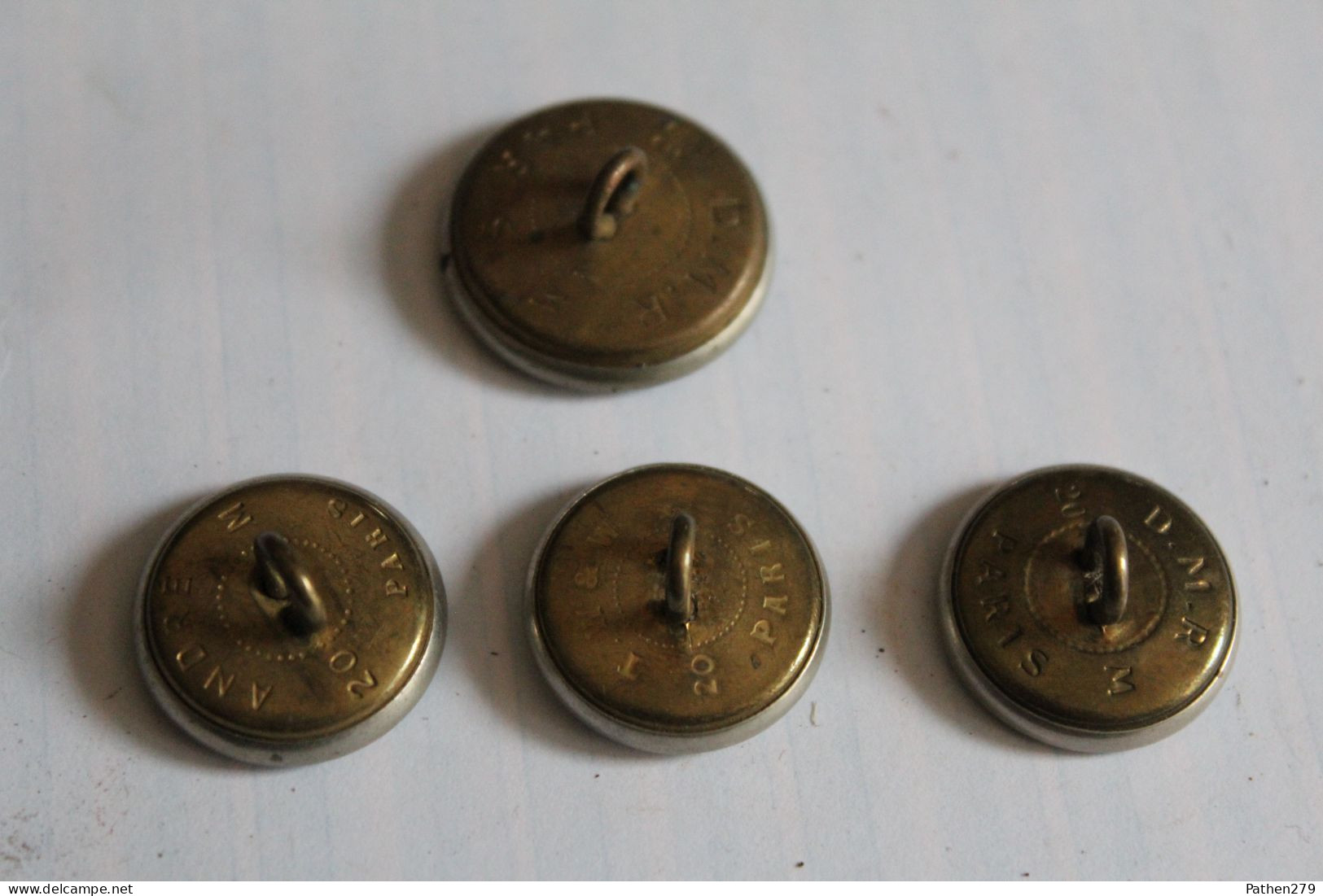 Lot De 4 Anciens Boutons De Tenue De Facteur PTT - Buttons