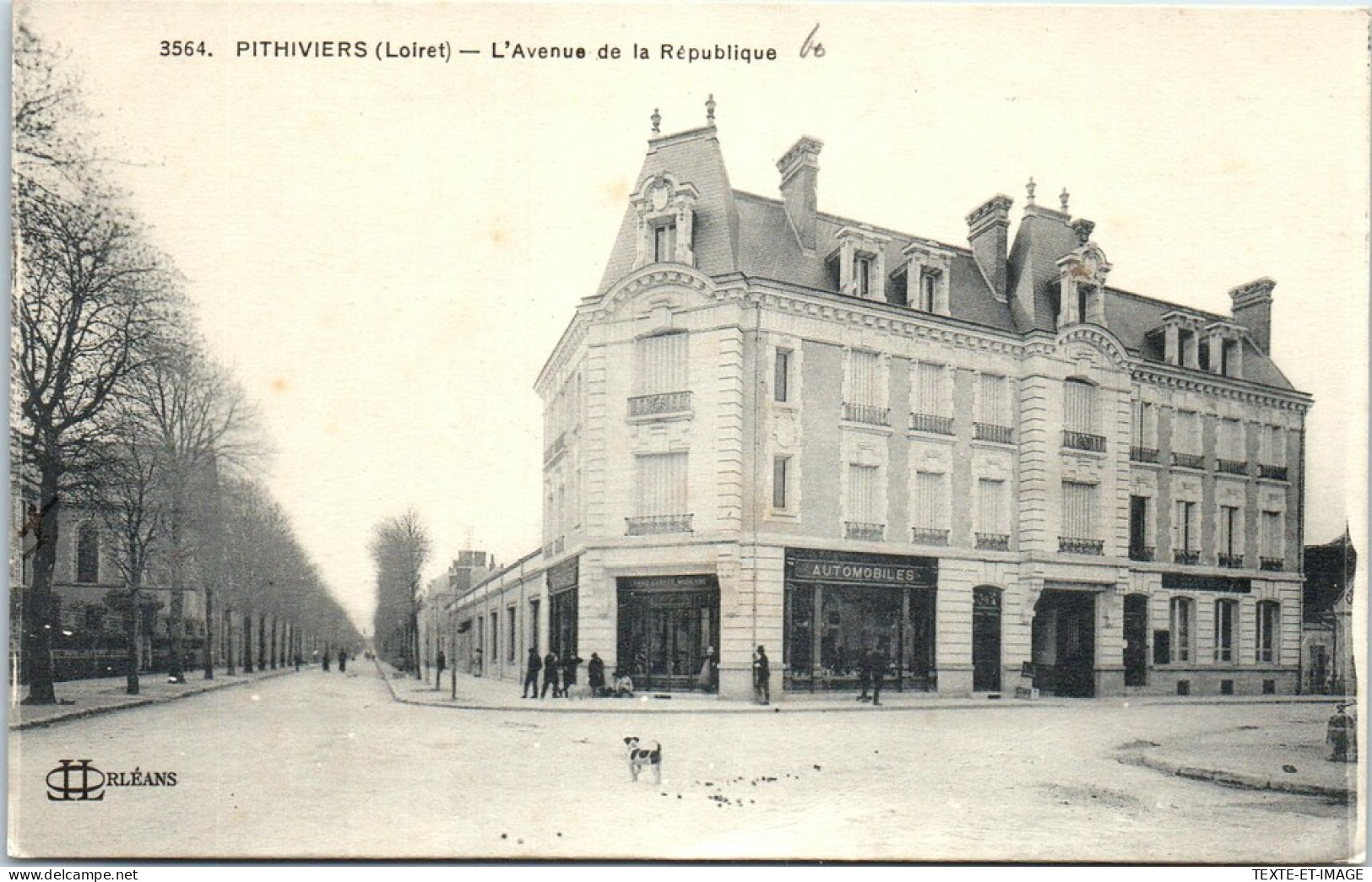 45 PITHIVIERS - Une Vue De La Rue De La Republique -  - Pithiviers