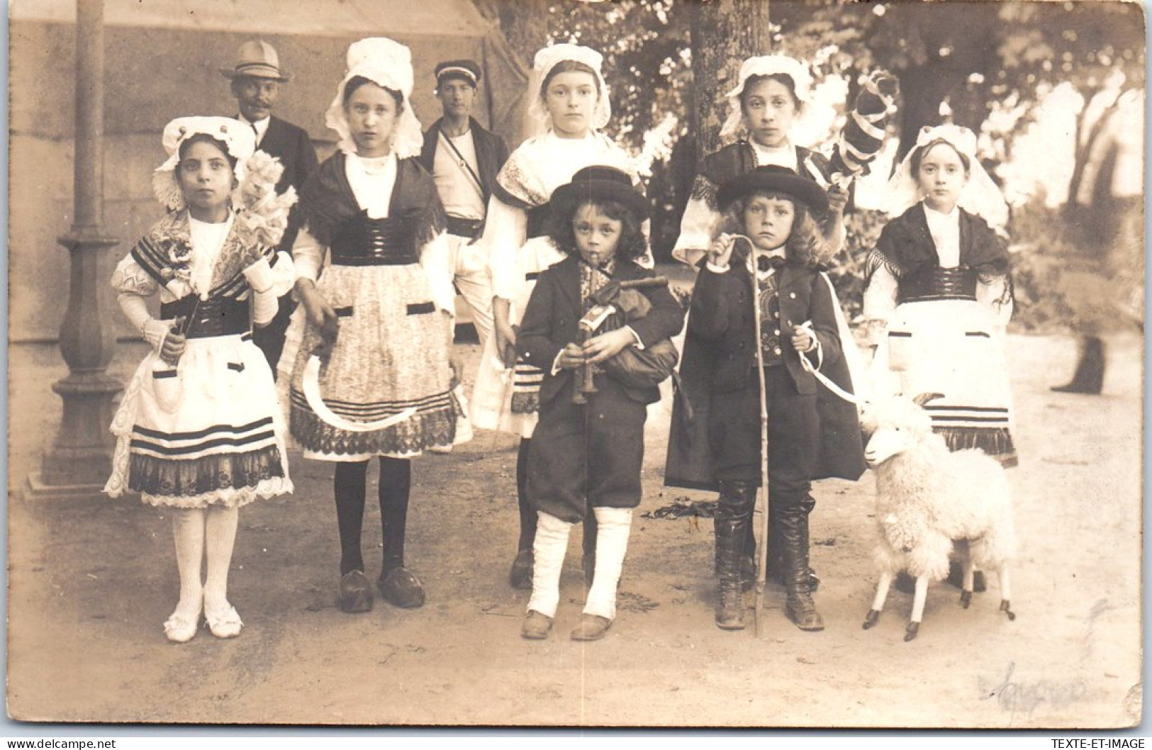 THEMES - CARTE PHOTO - Enfants En Costumes Berrichons - Photographs