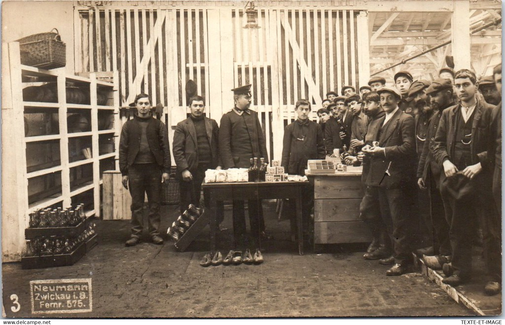 MILITARIA - 14-18  PHOTO ZWICKAU - Prisonniers Francais, La Distribution  - War 1914-18