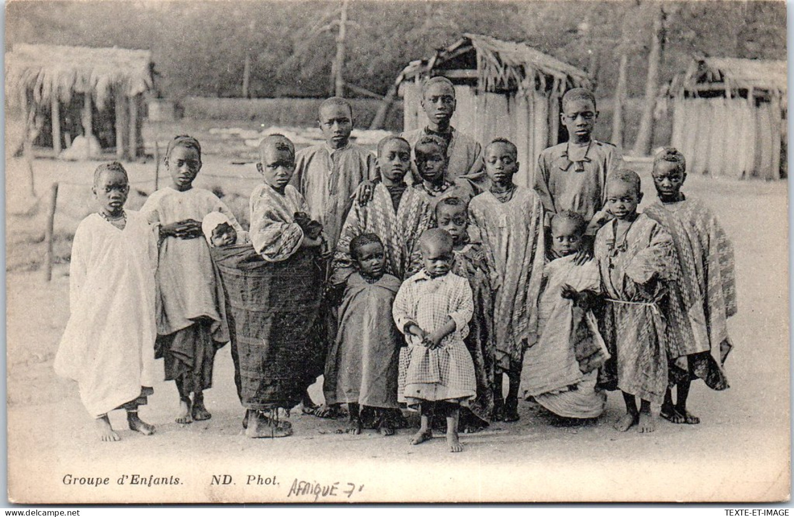 AFRIQUE - Un Groupe D'enfants. - Unclassified