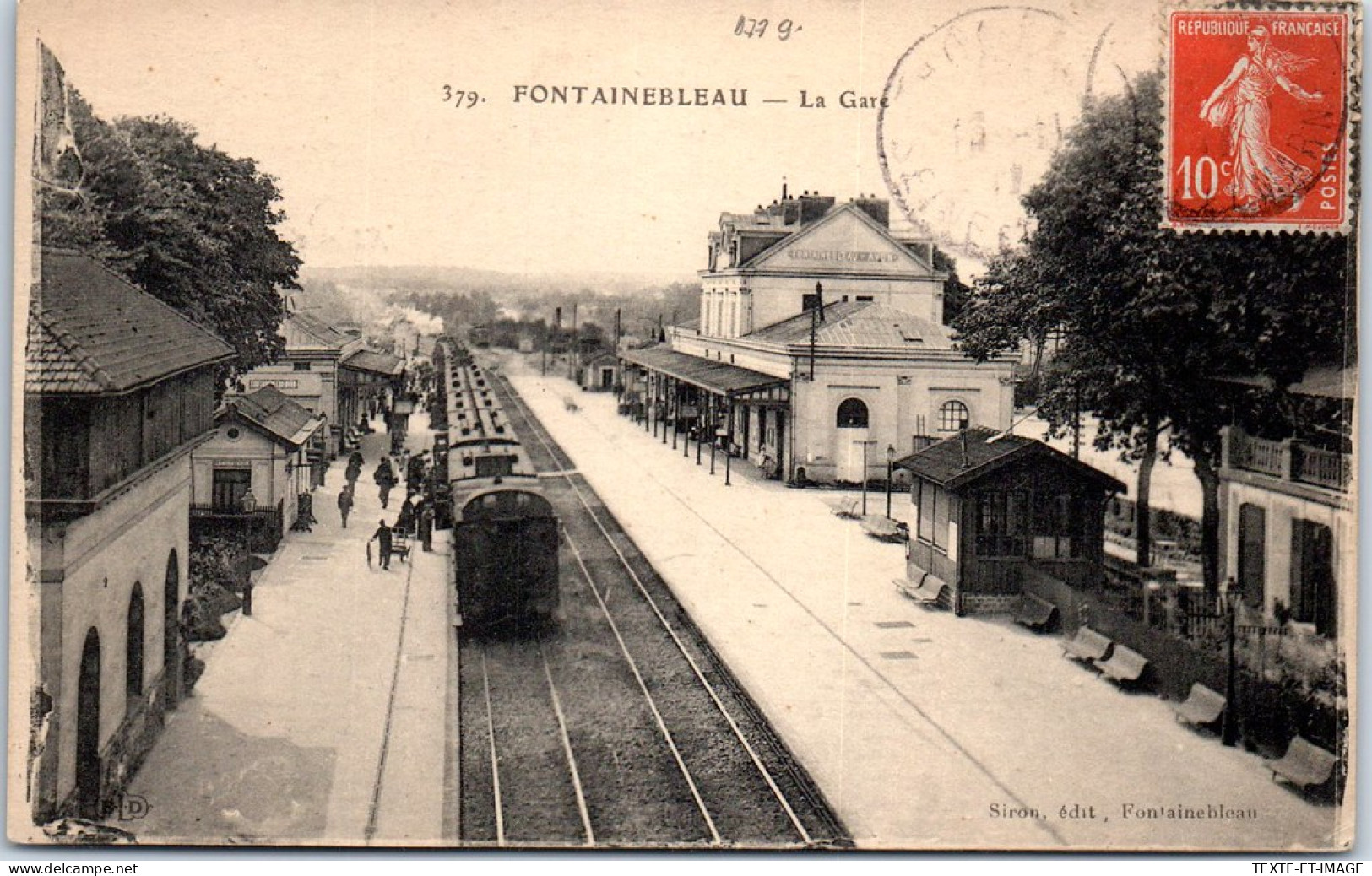 77 FONTAINEBLEAU - Vue Plongeante Sur L'interieur De La Gare - Fontainebleau