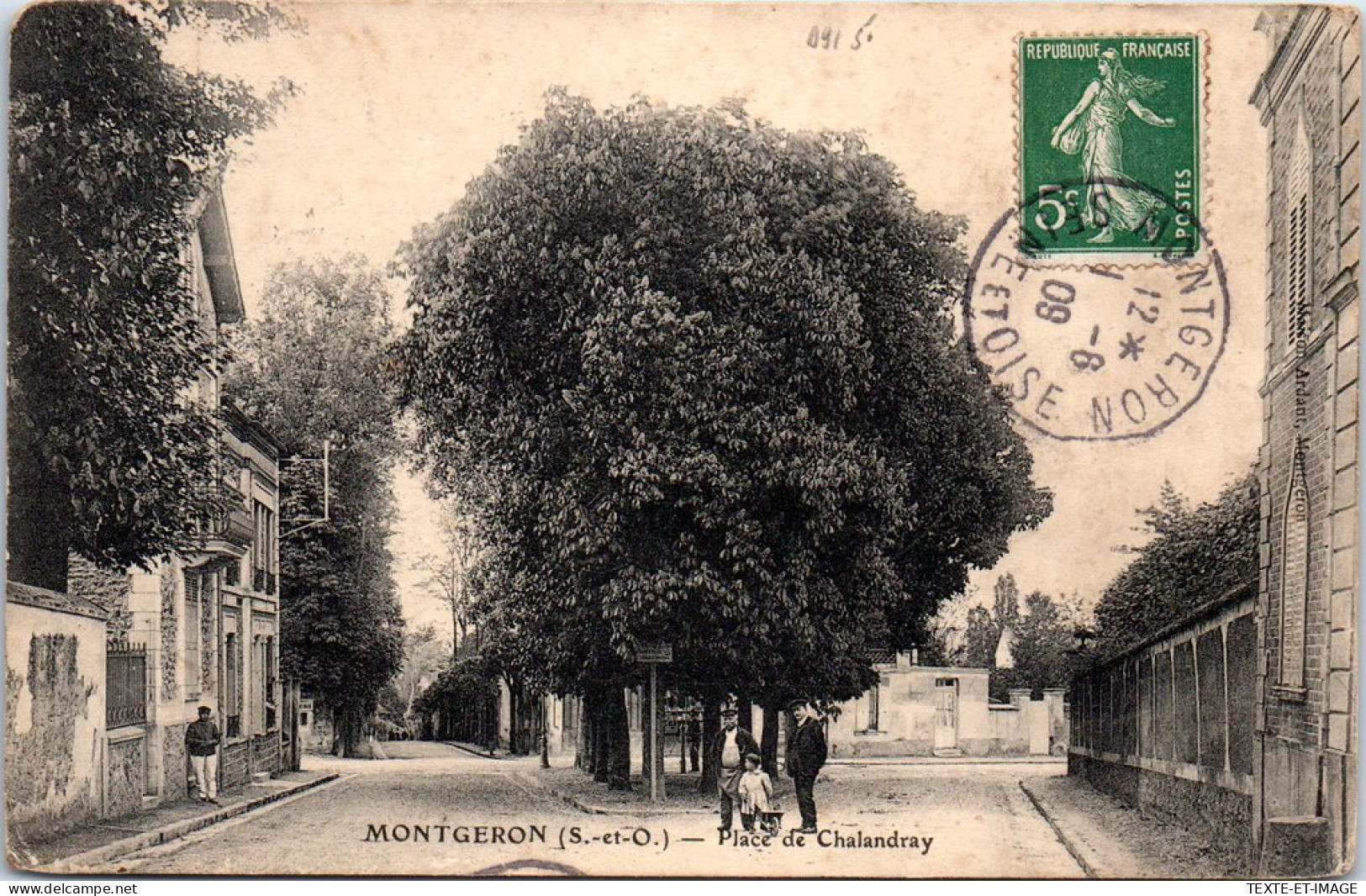 91 MONTGERON - La Place De Chalandray  - Montgeron