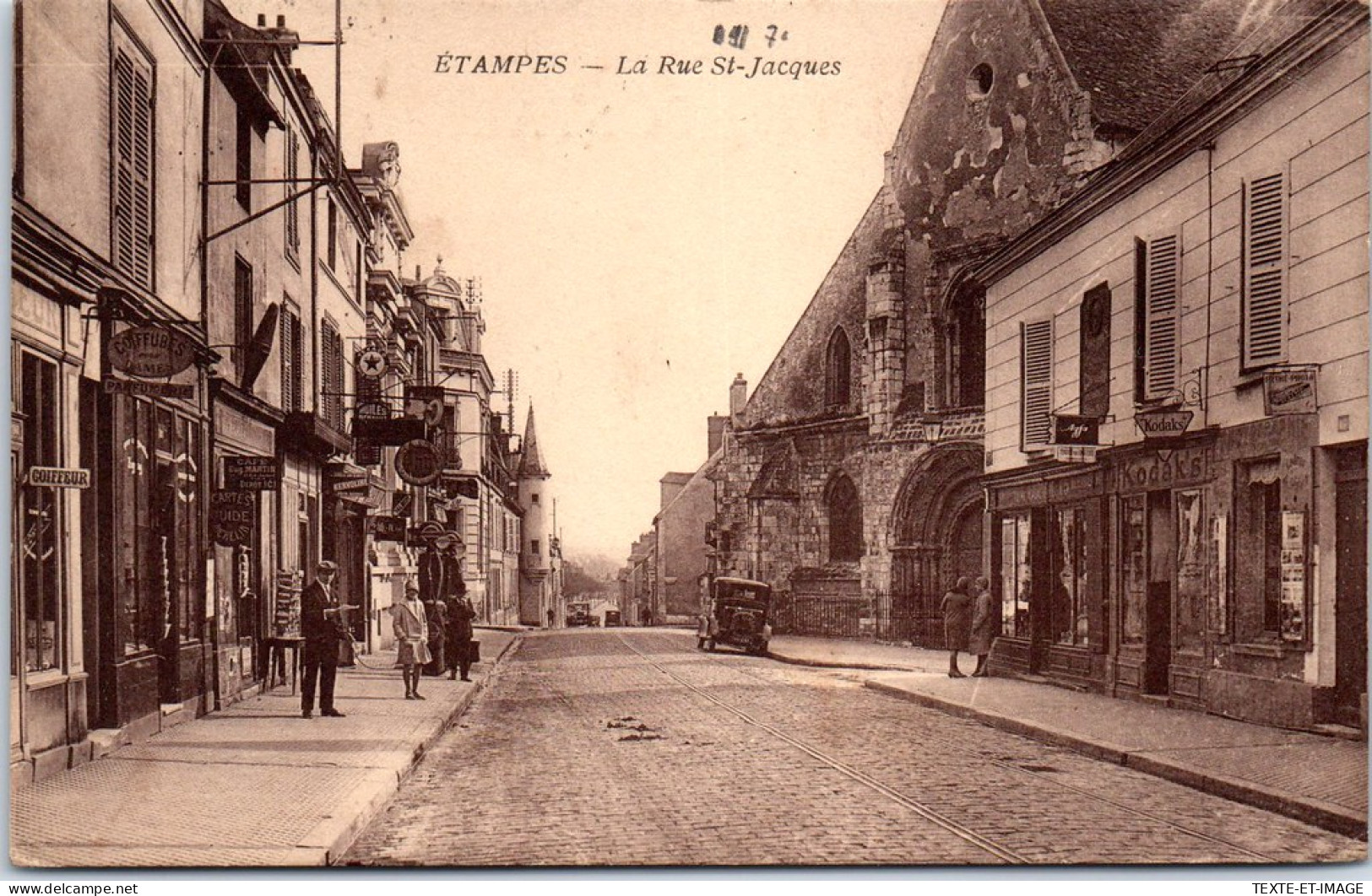 91 ETAMPES - Une Vue De La Rue Saint Jacques. - Etampes