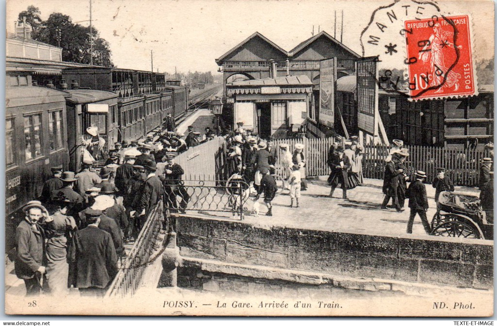 78 POISSY - La Gare, Arrivee D'un Train  - Poissy