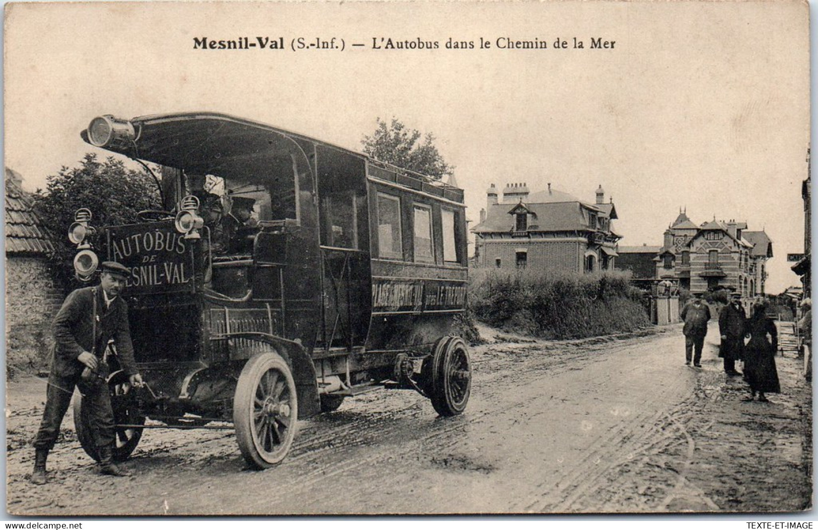 76 MESNIL VAL - L'autobus Dans Le Chemin De La Mer  - Mesnil-Val