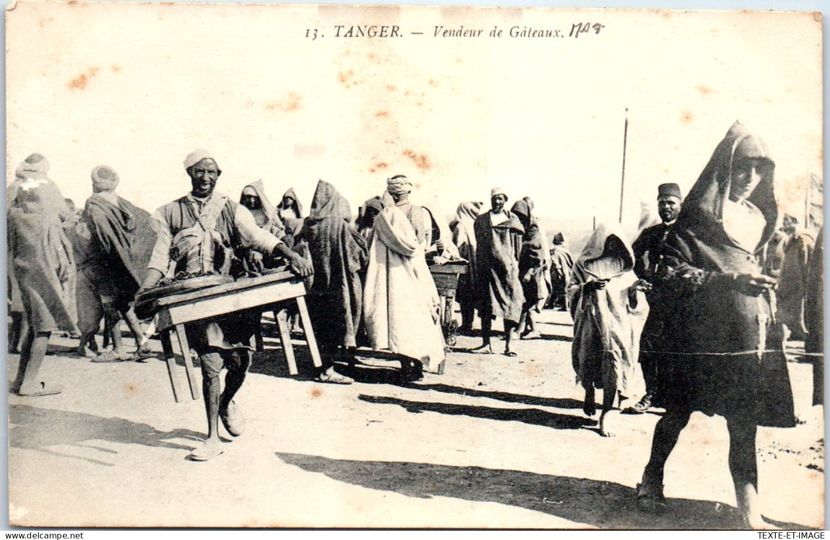 MAROC - TANGER - Un Vendeur De Gateaux  - Tanger