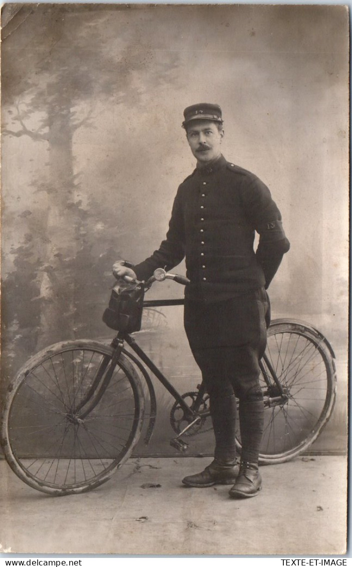 MILITARIA 1914-1918 - CARTE PHOTO - Cycliste 13eme  - Weltkrieg 1914-18