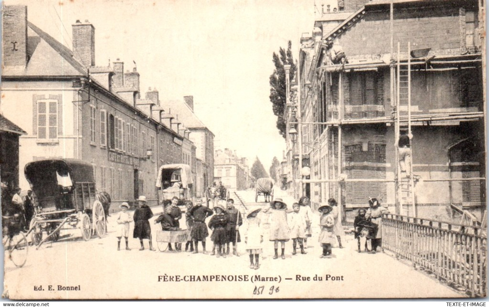 51 FERE CHAMPENOISE - La Rue Du Pont. - Fère-Champenoise