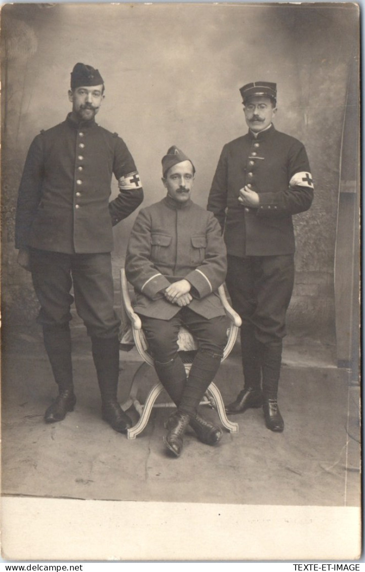 MILITARIA - 14/18 - CARTE PHOTO - Groupe D'infirmiers  - Weltkrieg 1914-18