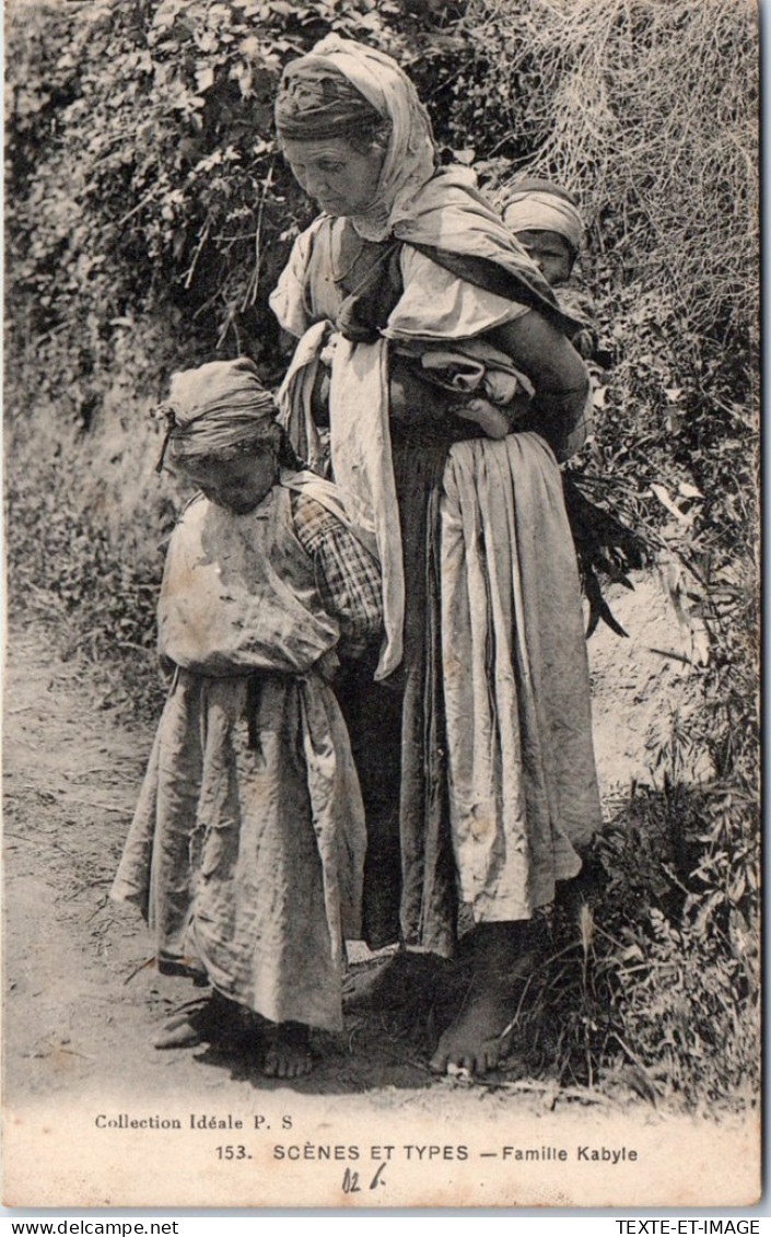 ALGERIE - Une Famille Kabyle. - Scènes & Types