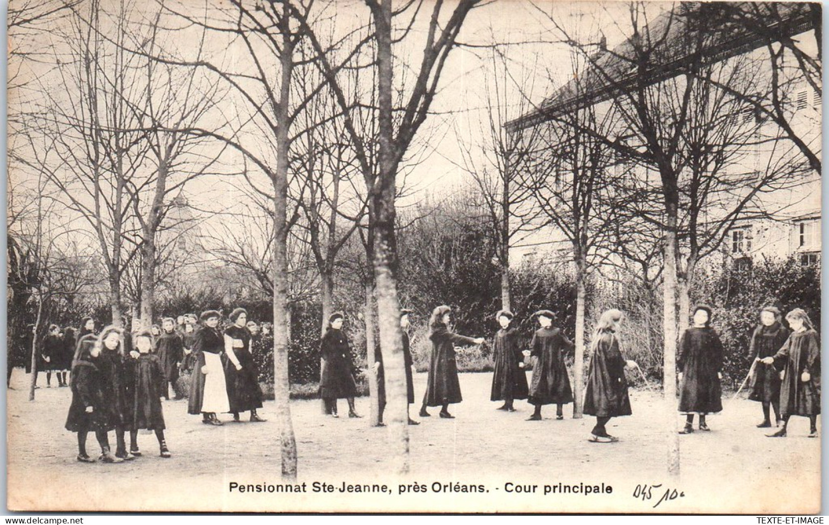 45 ORLEANS - Pensionnat Sainte Jeanne, Vue De La Cour Principale. - Orleans