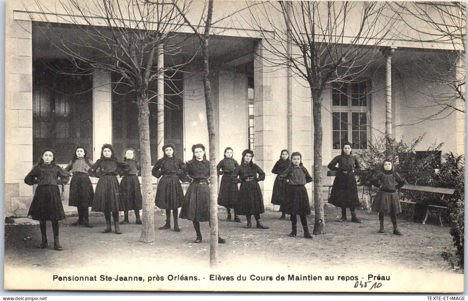 45 ORLEANS - Pensionnat Sainte Jeanne, Eleves Au Repos Au Preau  - Orleans