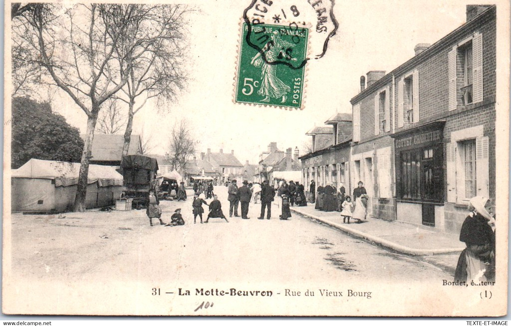 41 LAMOTTE BEUVRON - Rue Du Vieux Bourg (pli Au Centre) - Lamotte Beuvron
