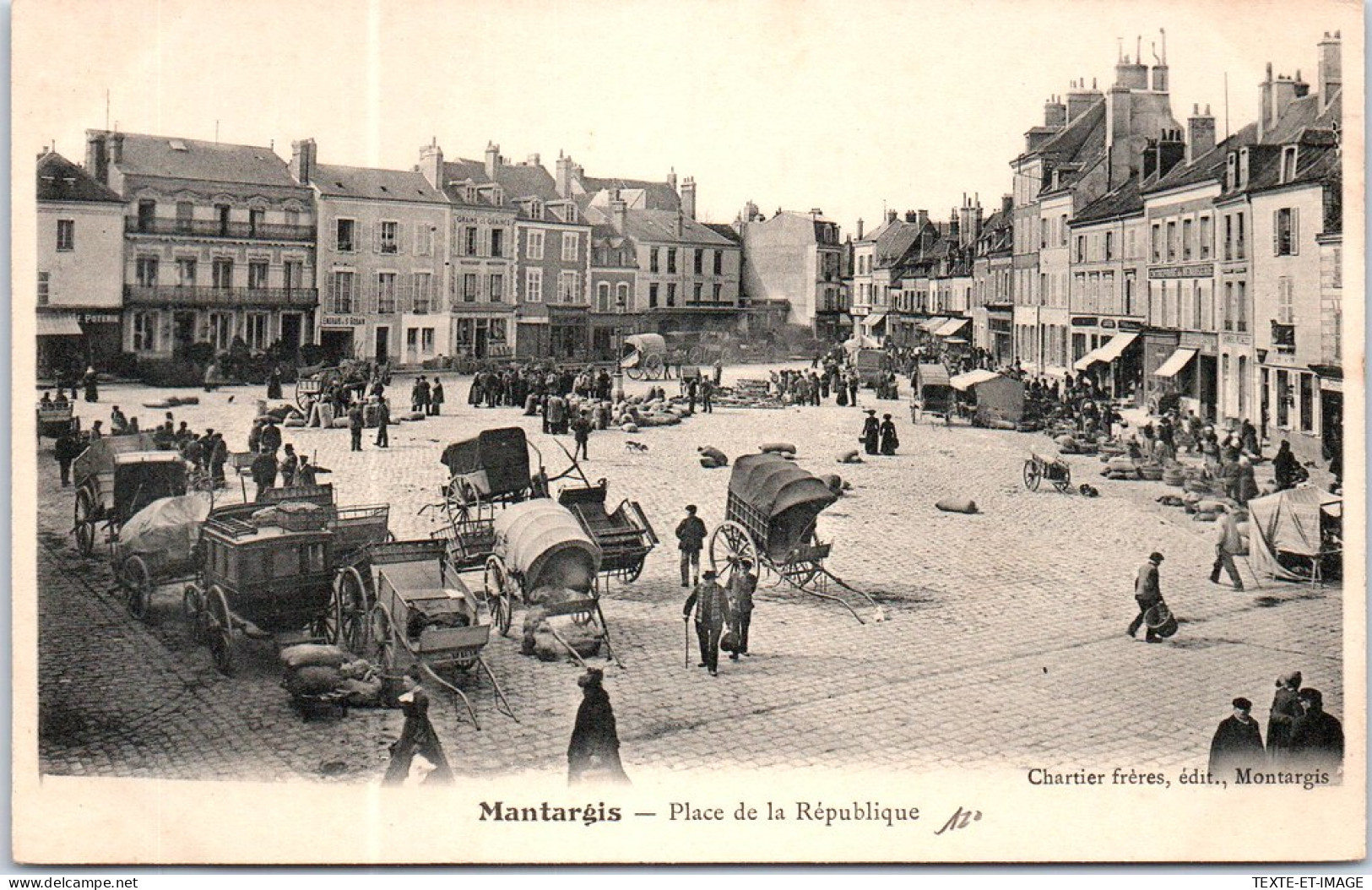 45 MONTARGIS - Place De La Republique -  - Montargis
