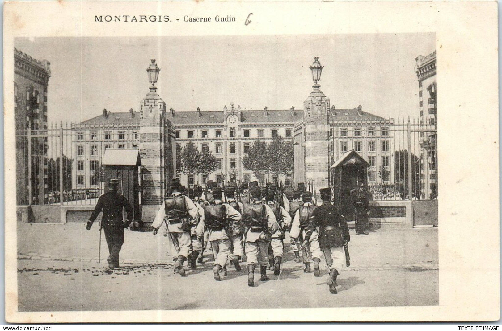 45 MONTARGIS - Entree De La Caserne Gudin. - Montargis