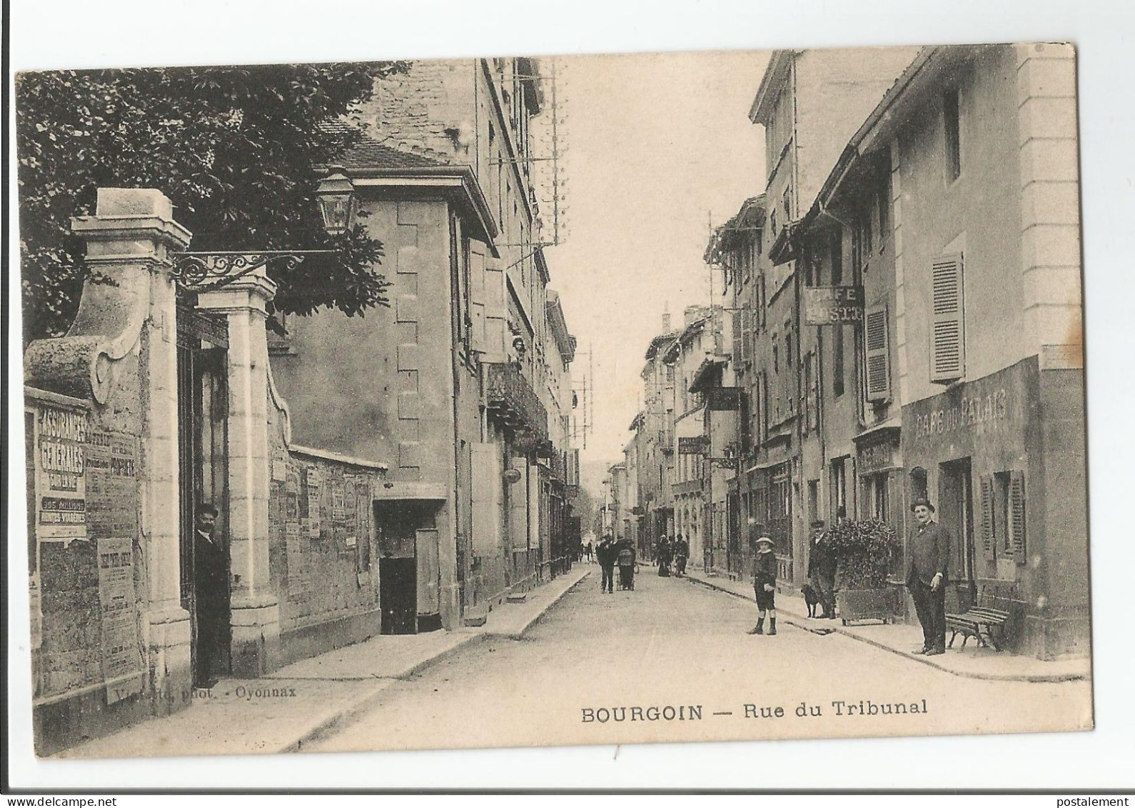 Bourgoin , Rue Du Tribunal , Animée - Bourgoin