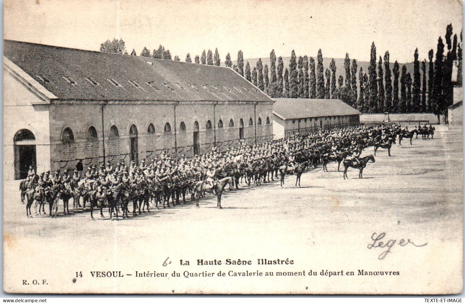 70 VESOUL - Depart En Manœuvre Du 11e Chasseur  - Vesoul