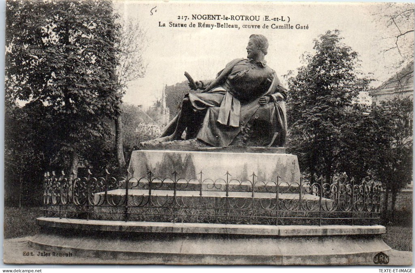 28 NOGENT LE ROTROU -la Statue De Remi Belleau - Nogent Le Rotrou
