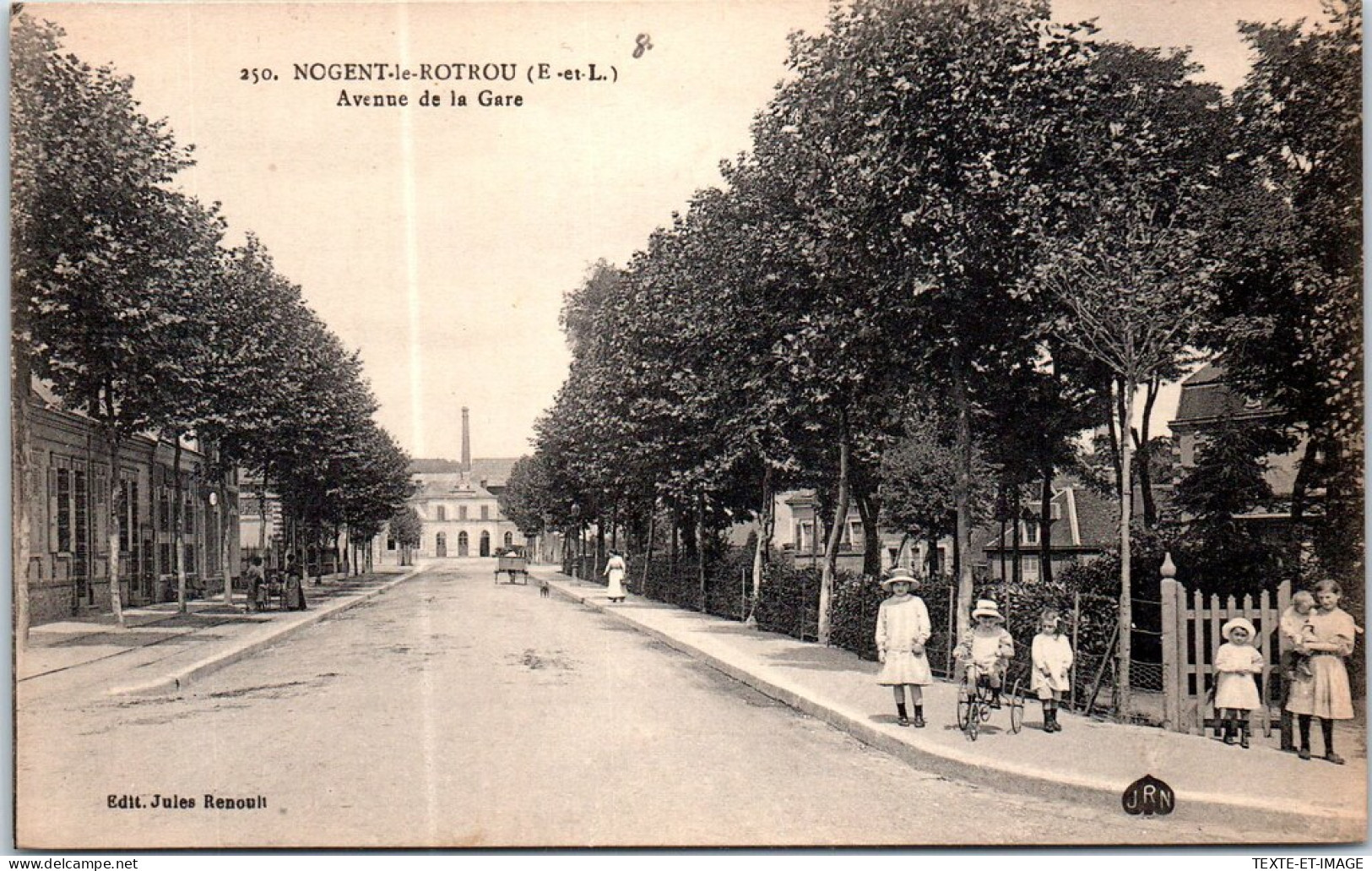 28 NOGENT LE ROTROU - Perspective De L'avenue De La Gare. - Nogent Le Rotrou
