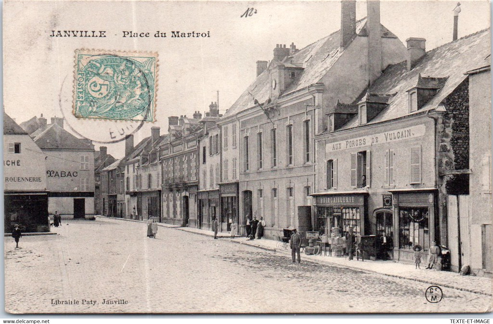 28 JANVILLE - La Place Du Martroi, Vue D'ensemble. - Other & Unclassified