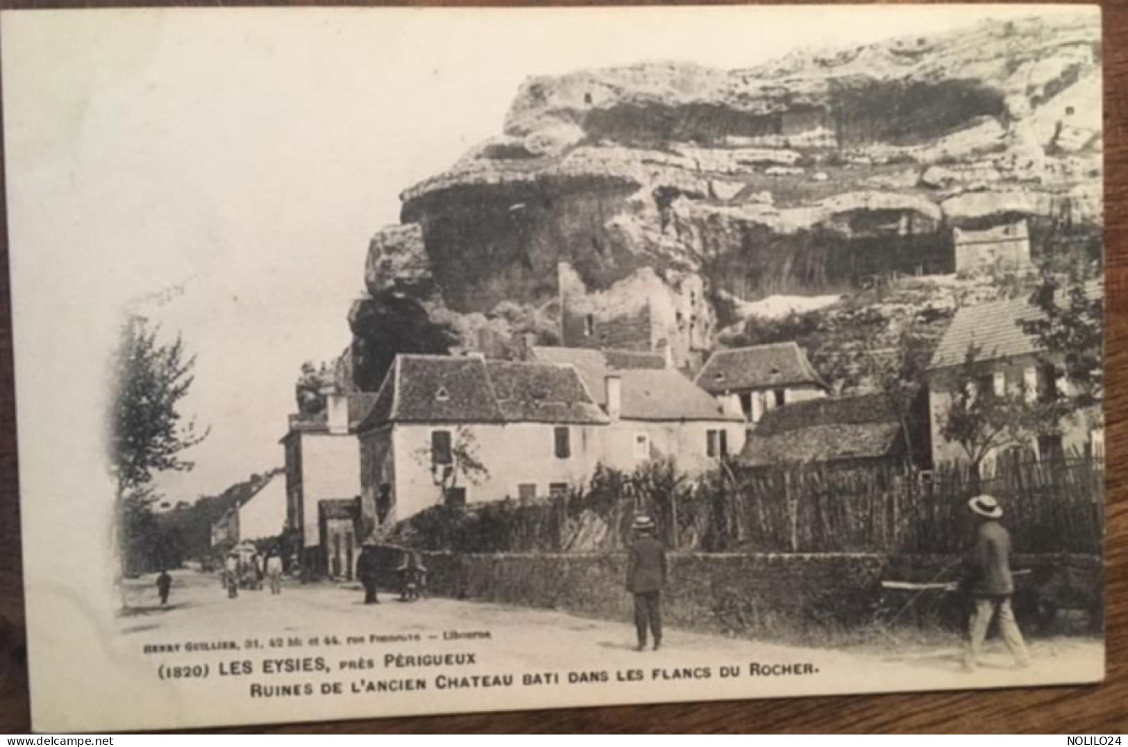 Cpa 24 Dordogne, Les Eyzies, Ruines De L'Ancien Château Bati Dans Les Flancs Du Rocher, Animée, éd Guillier, Dos Simple - Les Eyzies