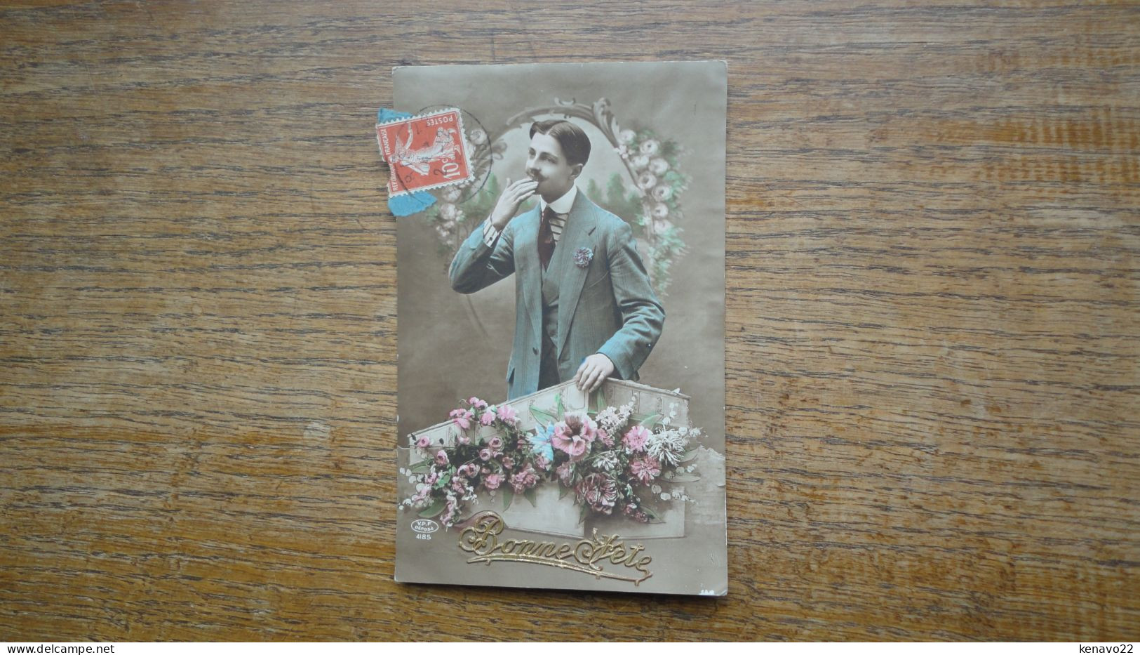 Ancienne Carte De Bonne Fête , Un Homme Avec Des Fleurs - Men