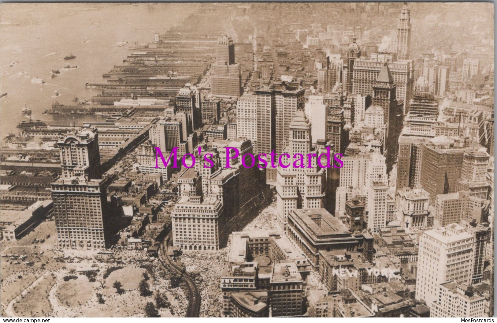America Postcard - Aerial View Of New York City   DZ330 - Mehransichten, Panoramakarten