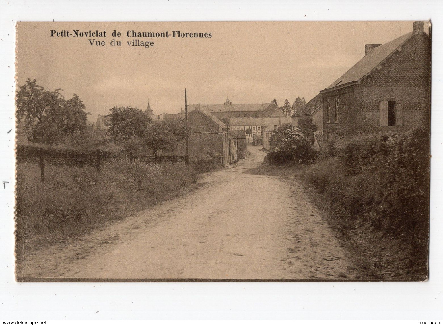 Petit Noviciat De CHAUMONT - FLORENNES - Vue Du Village - Florennes
