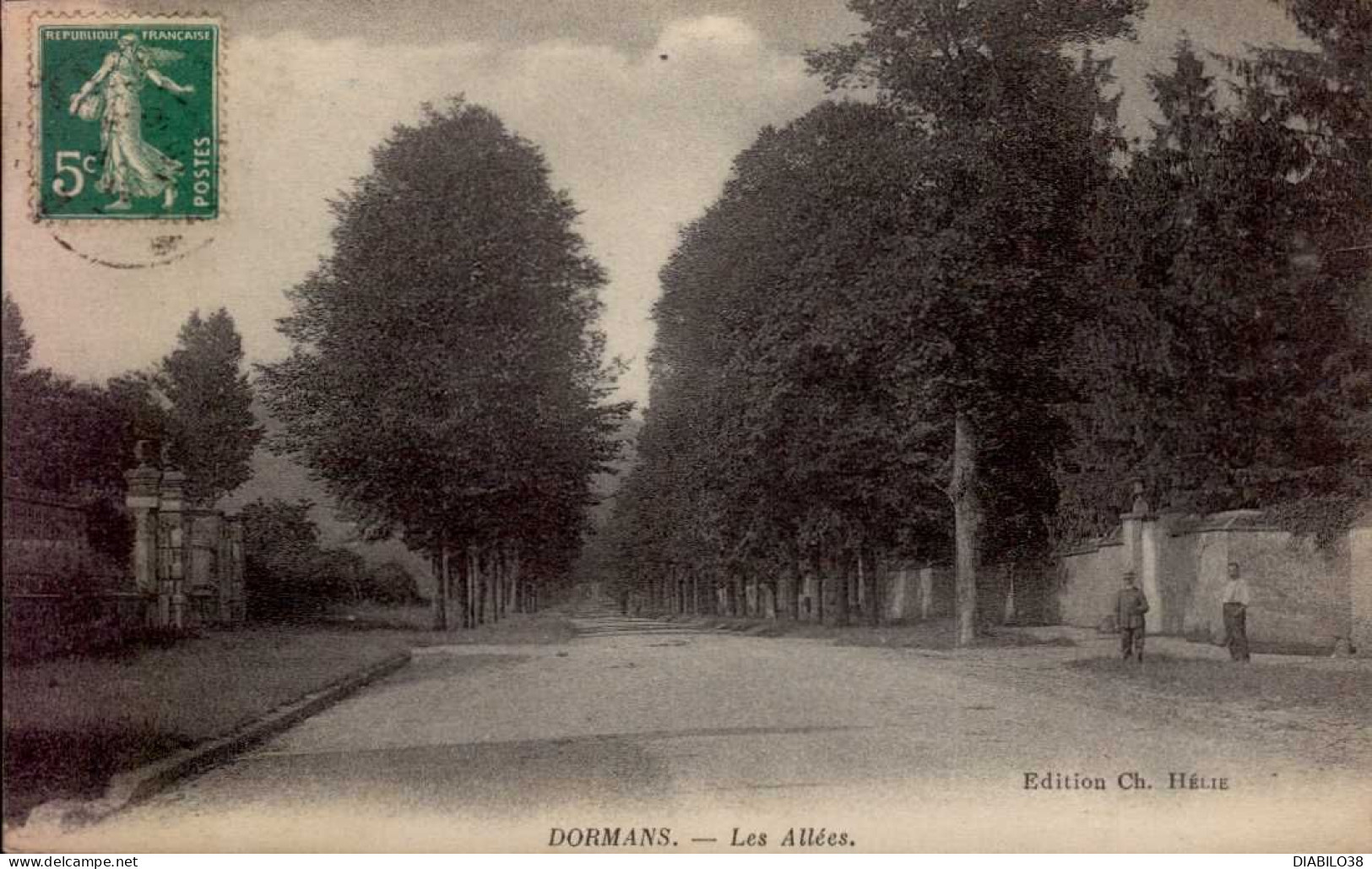 DORMANS      ( MARNE )  LES ALLEES - Dormans