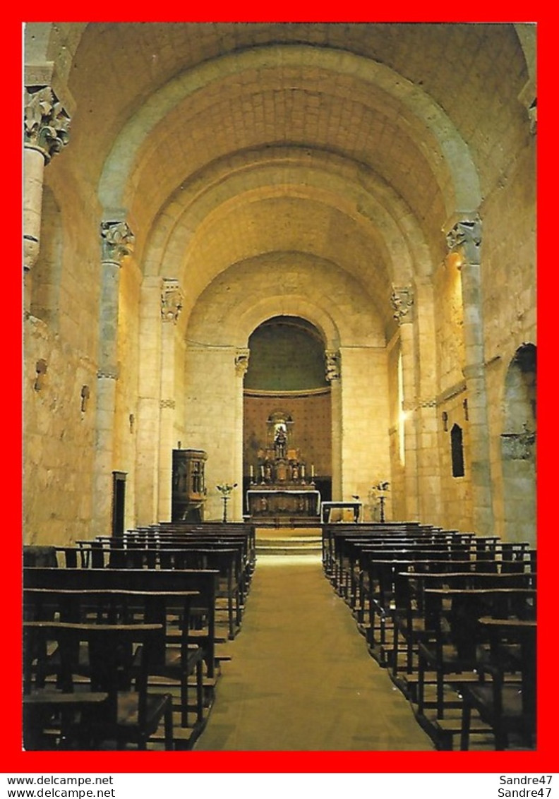 2 CPSM/gf (47) VIANNE.  Vue Aérienne De L'église / Intérieur De L'église..*8996 - Autres & Non Classés