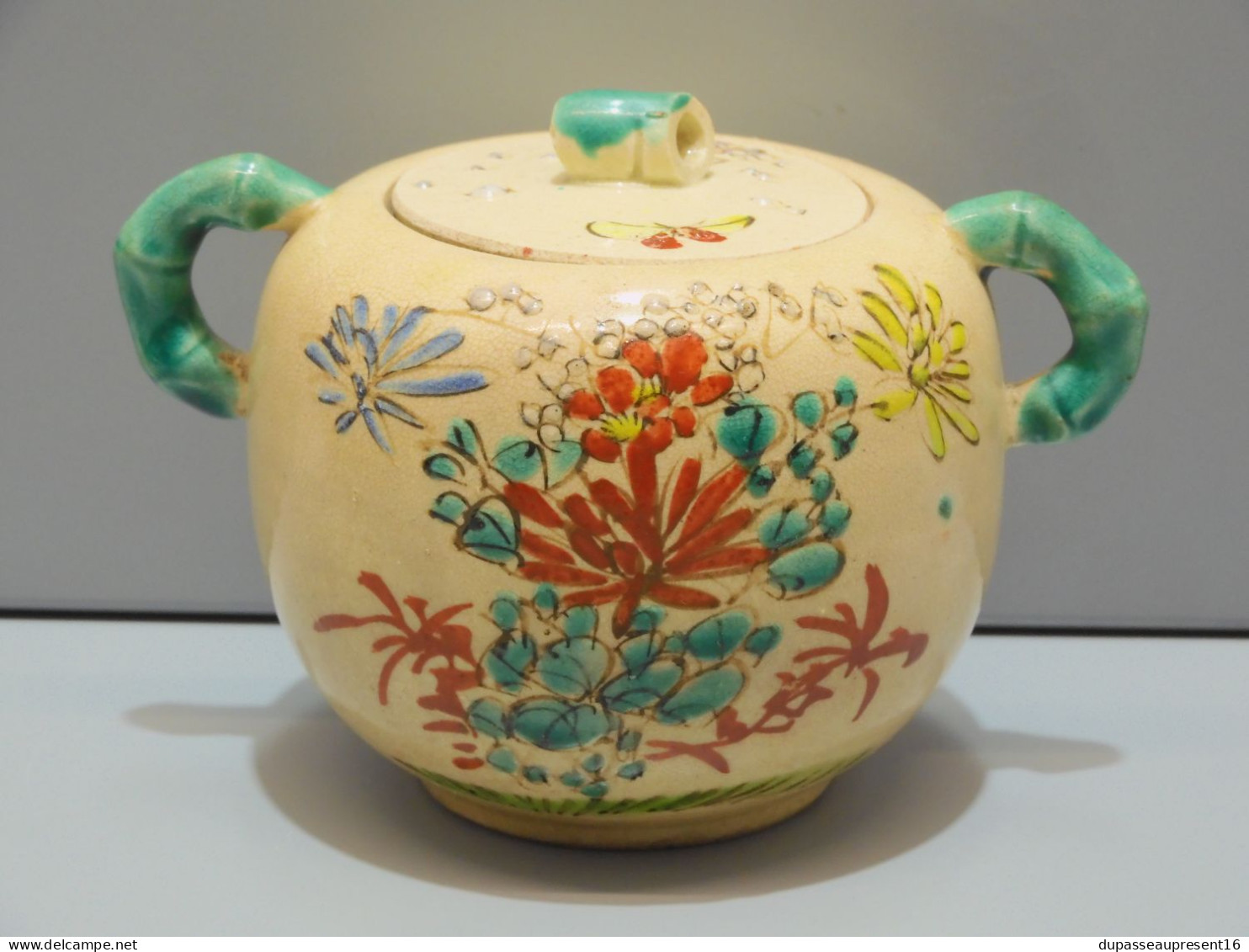 - ANCIEN POT SUCRIER Céramique SATSUMA JAPON Décor FLEURS Rehauts EMAIL    E - Arte Asiático