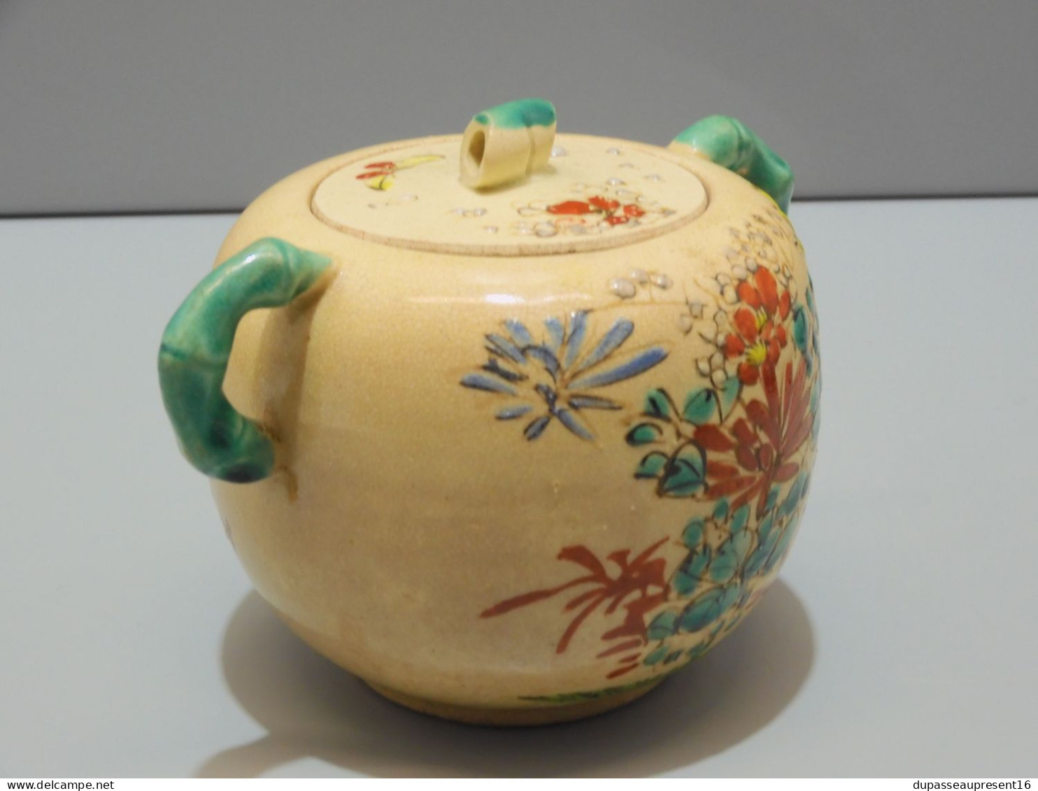 - ANCIEN POT SUCRIER céramique SATSUMA JAPON décor FLEURS rehauts EMAIL    E