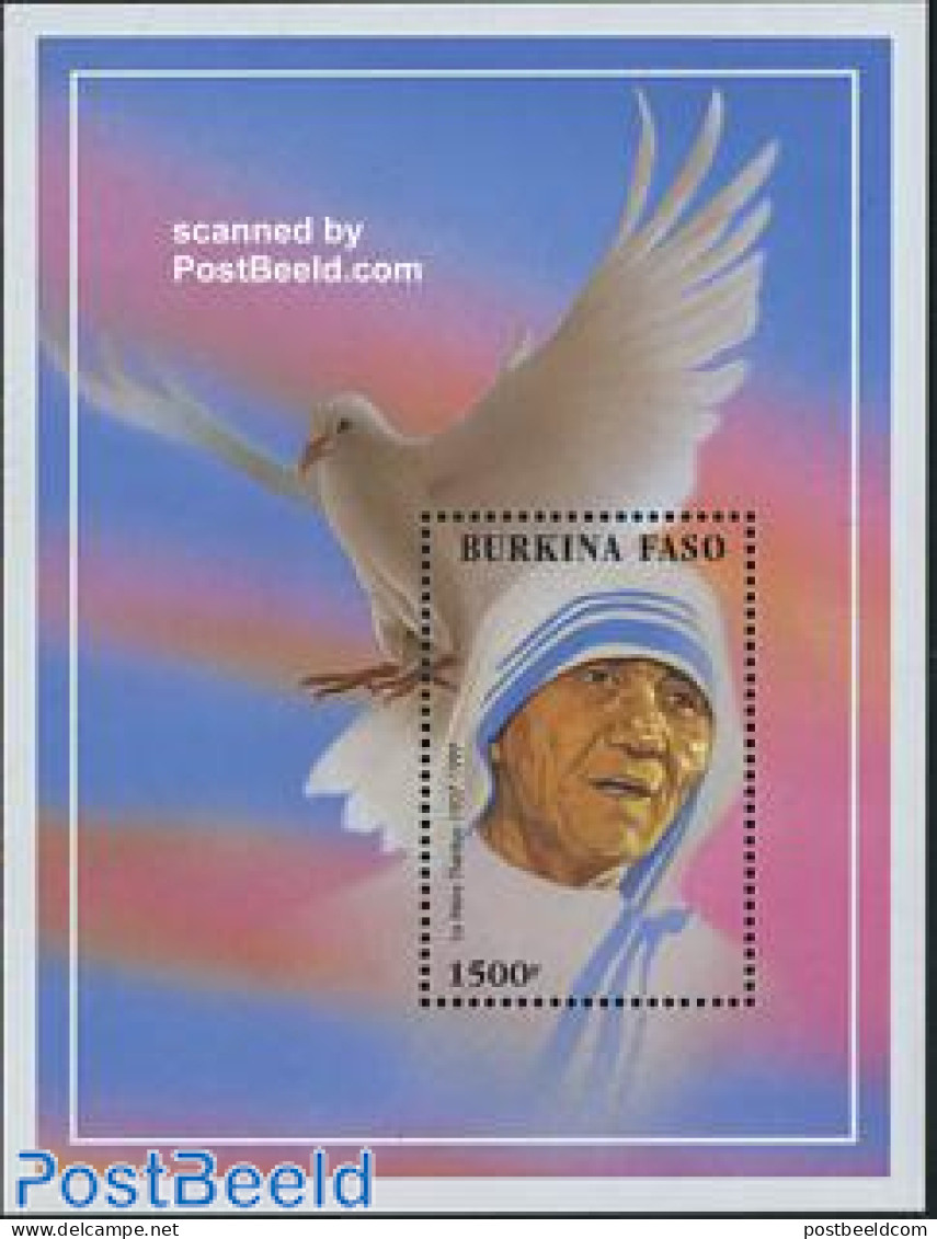 Burkina Faso 1998 Mother Theresa S/s, Mint NH, History - Nature - Nobel Prize Winners - Birds - Pigeons - Nobel Prize Laureates