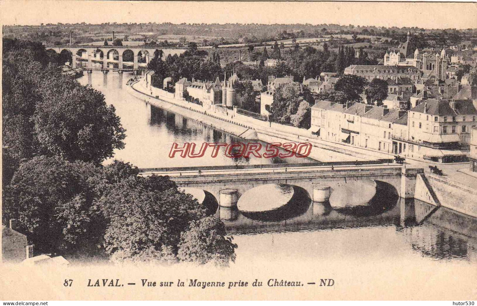 CPA LAVAL - VUE SUR LA MAYENNE - Laval