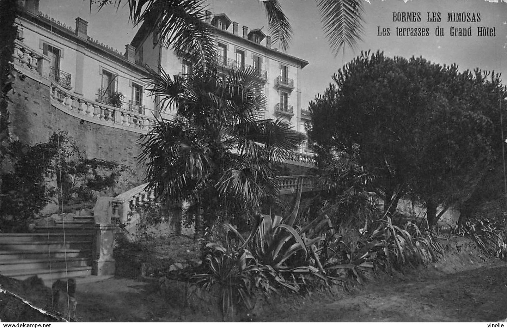 24-5900 : BORMES-LES-MIMOSAS. TERRASSE DU GRAND-HOTEL. CARTE POSTALE SIGNEE ALFRED FABRE 1922 - Andere & Zonder Classificatie