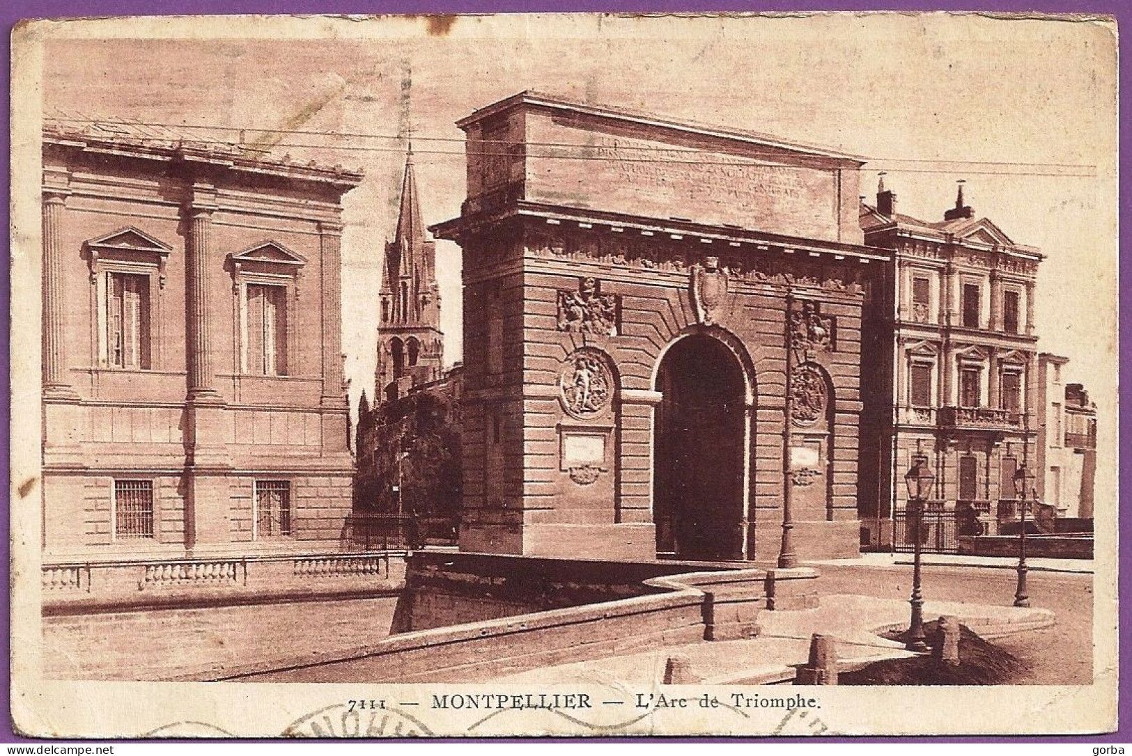 *CPA - 34 - MONTPELLIER - L'Arc De Triomphe Et Le Clocher Ste Anne - Montpellier