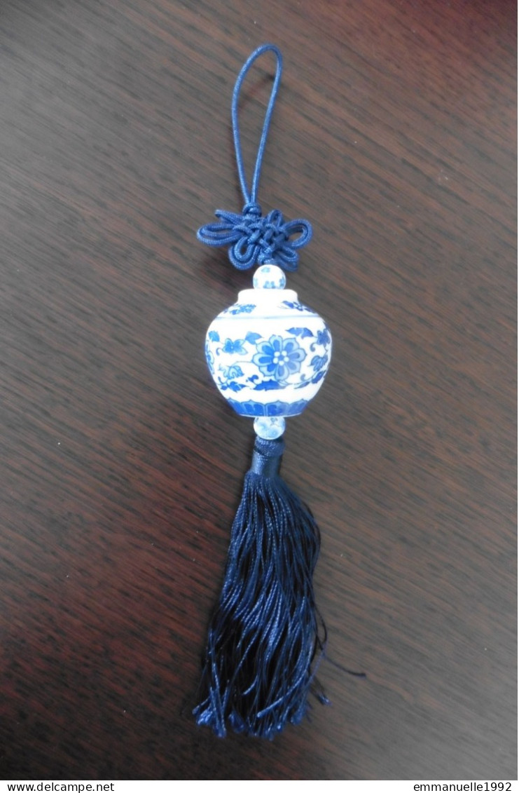 Attache Décoration Porcelaine Chinoise Bleu Et Blanc Noeud Et Pompon Gland Bleu - Arte Asiático