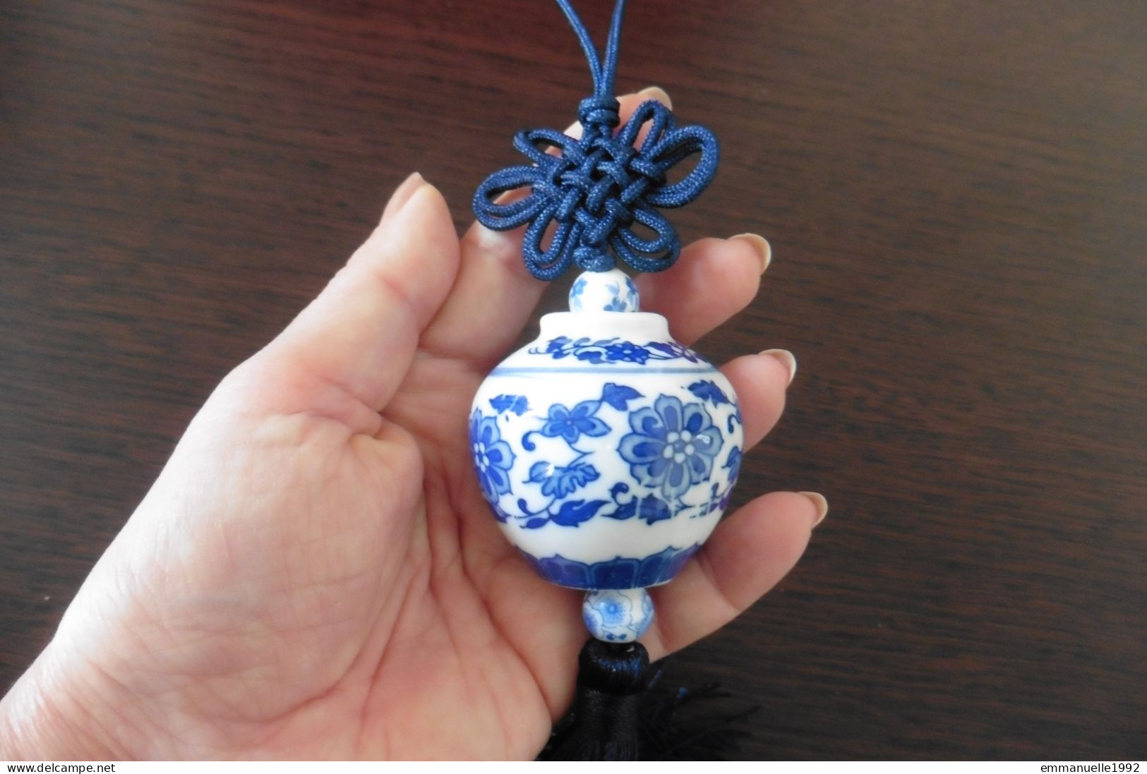 Attache Décoration Porcelaine Chinoise Bleu Et Blanc Noeud Et Pompon Gland Bleu - Asiatische Kunst
