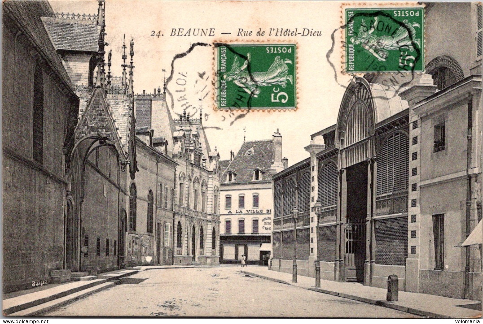 20584 Cpa 21 Beaune - Rue De L' Hôtel Dieu - Beaune
