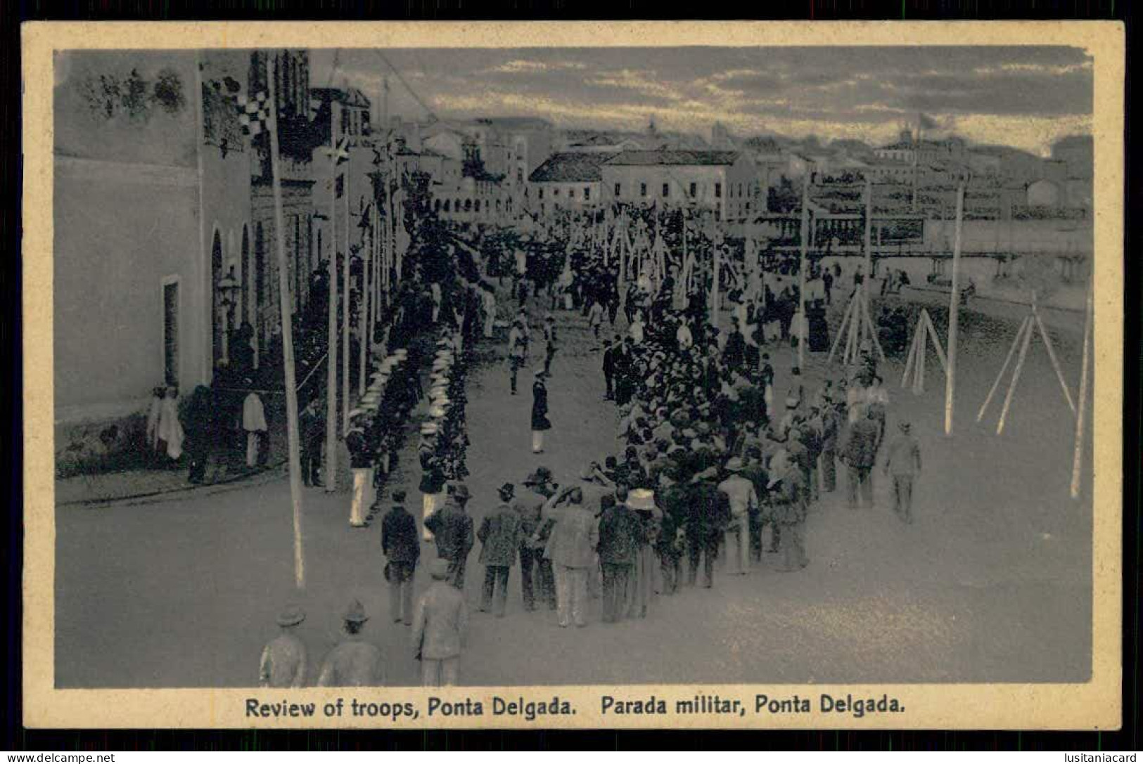 SÃO MIGUEL - PONTA DELGADA - MILITARES QUARTEIS - Parada Militar. ( Nº 9 )   Carte Postale - Açores