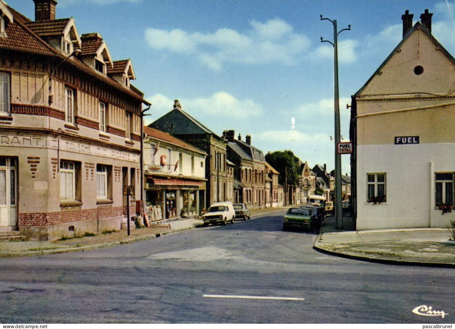 VILLERS BRETONNEUX - RUE DES TAVERNES - Villers Bretonneux