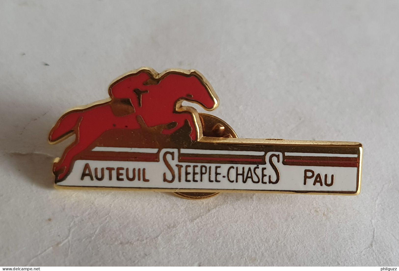 PIN'S COURSES HIPPIQUES CHEVAL AUTEUIL STEEPLE-CHASES PAU ROUGE - Sonstige & Ohne Zuordnung