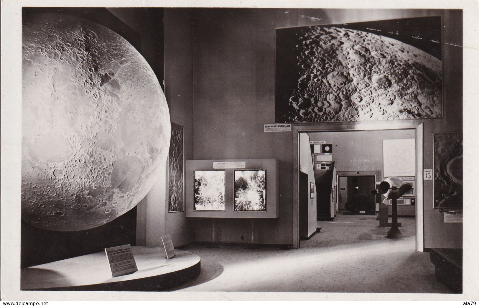Palais De La Découverte  Astronomie Salle De La Lune - Museums