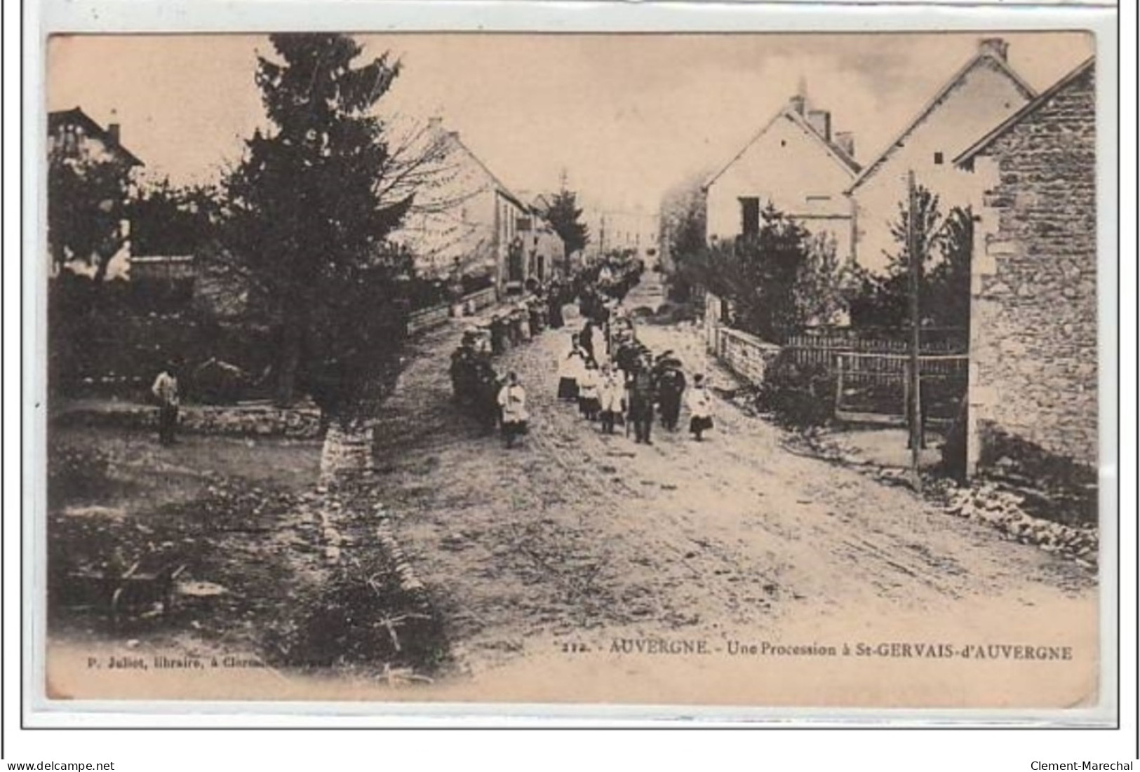 AUVERGNE : SAINT GERVAIS D'AUVERGNE : Une Procession - Très Bon état - Saint Gervais D'Auvergne